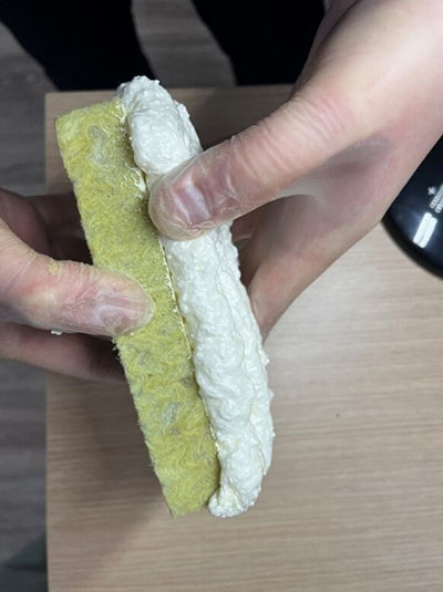 Рисунок образцов минеральной ваты Э, обработанной составом Стиз Д, после нанесения монтажной пены К